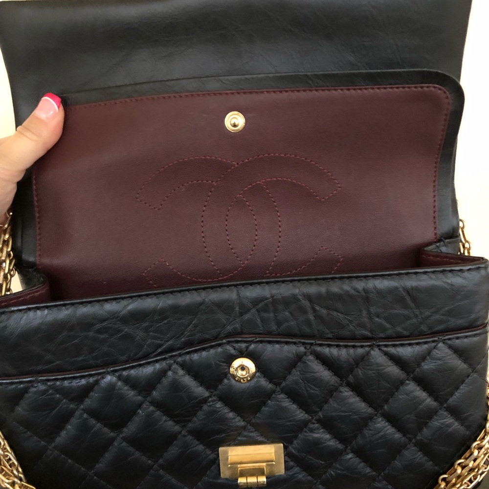 Classic and iconic Chanel reissue 2.55 in black calf leather. Like new condition - Picture 3 of 11